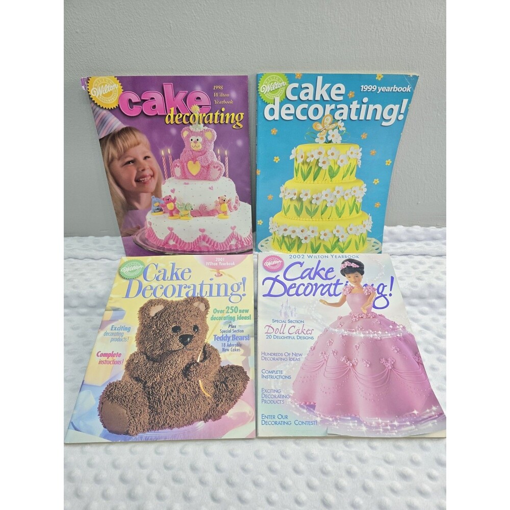 Vintage Lot of 4 Wilton Cake Decorating Yearbooks Magazines 1998 1999 2001 2002
